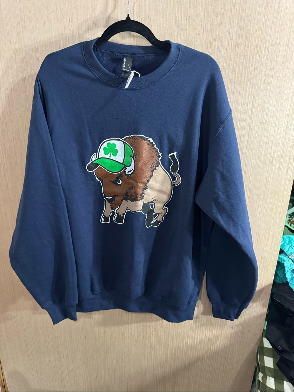Notre Dame Navy Blue Buffalo Graphic Crewneck Sweatshirt Size Large NWT